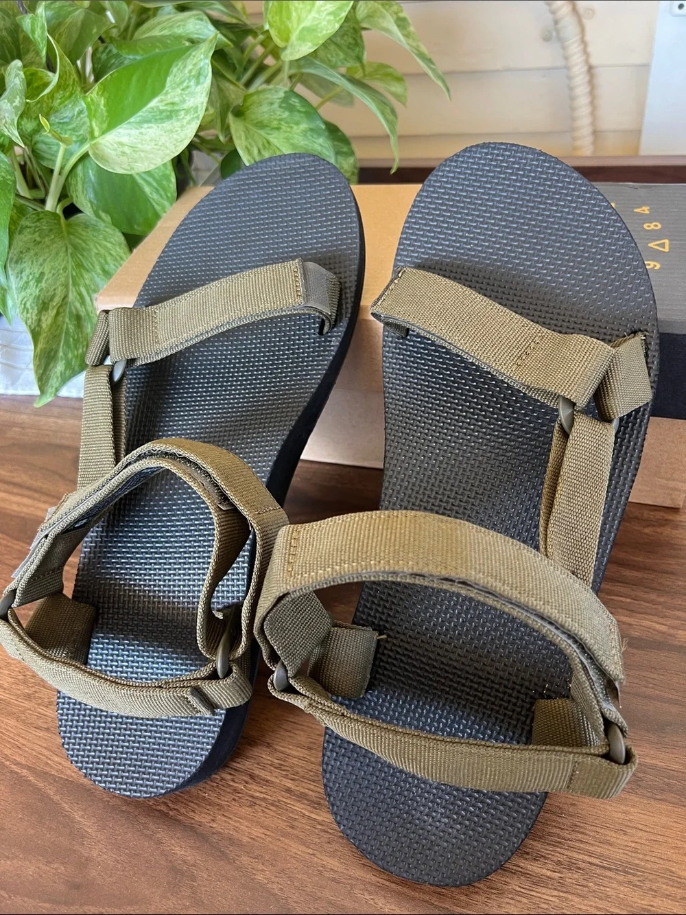 Teva durable olive